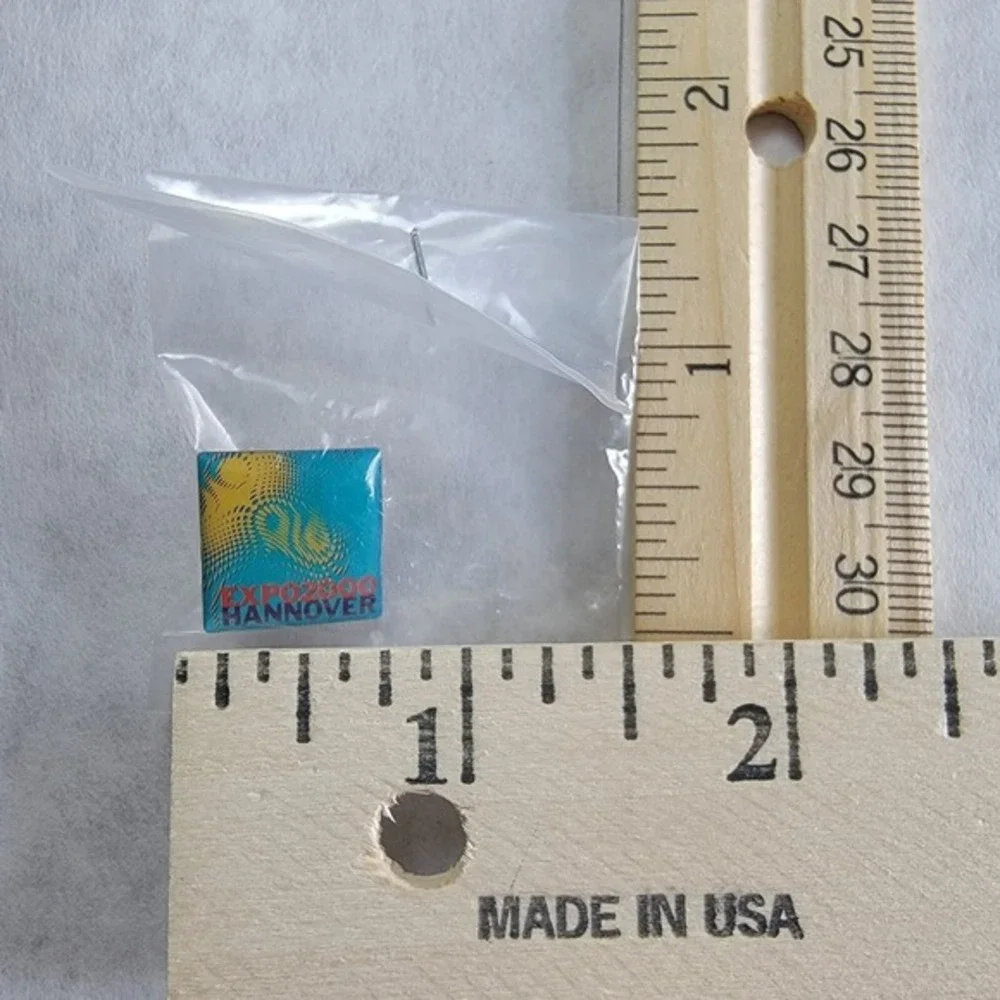 Expo 2000‎ Hannover World Fair Souvenir Lapel Pin Vintage Germany Memorabilia